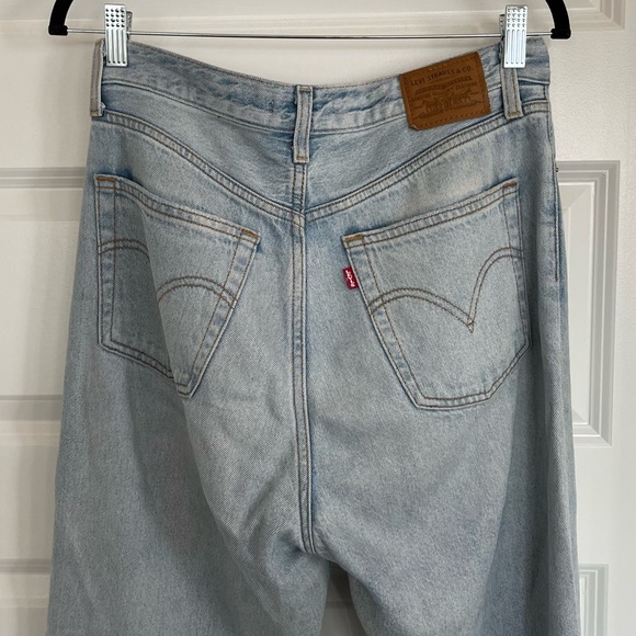 Levi’s Ribcage Straight Jean - Picture 7 of 7